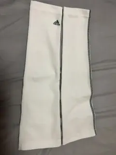 adidasアームカバー