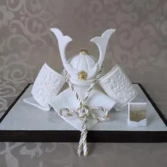 五月人形　兜　ホワイト　(51)　子供の日　ハンドメイド　クレイ置物