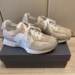 New Balance 327 ベージュ スニーカー 25.5