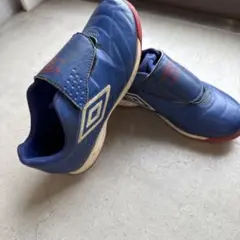 Umbro サッカーシューズ 青色 マジックテープ　18センチ