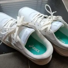 【美品】アシックスasicsスニーカー ジェルファンウォーカー　24 レディース