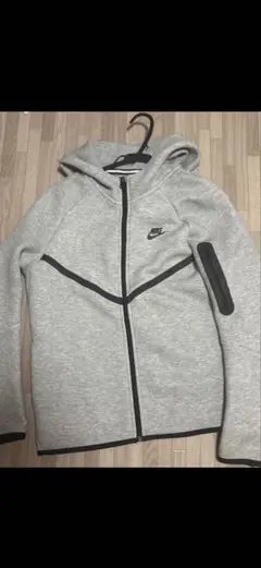 Nike テックフリース　キッズサイズxl（普通sサイズ相当）