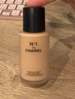 CHANEL N°1 DE CHANEL リキッドファンデーション B30のサムネイル