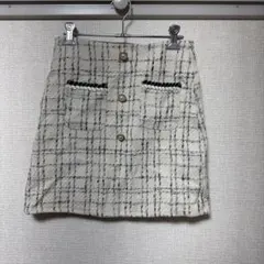 ホワイト系チェック柄ミニスカート