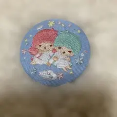 サンリオ　刺繍缶バッジ　キキララ