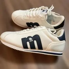 【新品未使用】moz スニーカー　ホワイト