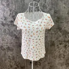 MERLOT メルロー✨花柄カットソー✨コットン ポリエステル 白花柄 美品のサムネイル