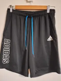 adidas 黒 ハーフパンツ