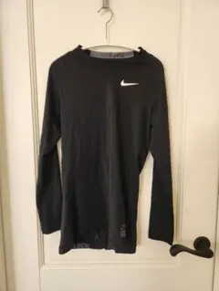 Nike Pro 長袖シャツ 黒　レディース