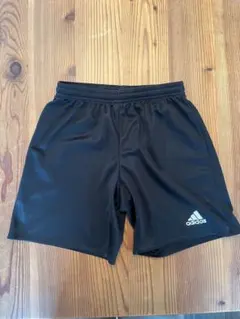 adidas 黒 ハーフパンツ　150cm