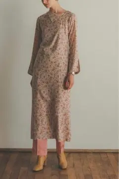 美品 クラネ ロングワンピース 総柄 花柄 ベルト紐 美品 クラネ ロングワンピース 総柄 花柄 ベルト紐 - メルカリ