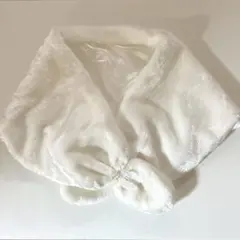ホワイトファーショール パール付き