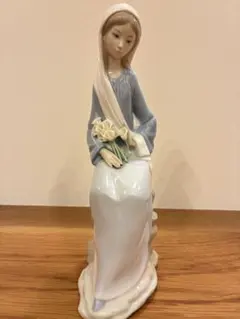 LLADRO リヤドロの「Petite Maiden（小さな花嫁） LLADRO リヤドロの「Petite Maiden（小さな花嫁） - メルカリ
