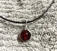 レッドアンバー　琥珀ネックレス