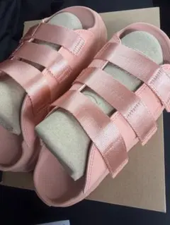 UGG W GOLDENGLOW SLIDE 厚底サンダル♡人気完売！新品未使用のサムネイル