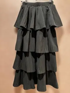 ラウレア　フリル付きブラックプリーツロングスカート