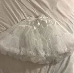 ホワイトパニエ フリル付き