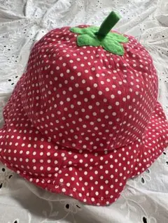 【アカチャンホンポ】いちご 帽子 48cm レッド ドット柄 あご紐付き 美品のサムネイル