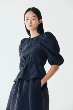 テクスチャー入り生地ブラウス