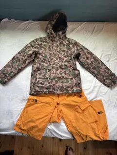 ノースフェイス スノボウエア 迷彩柄