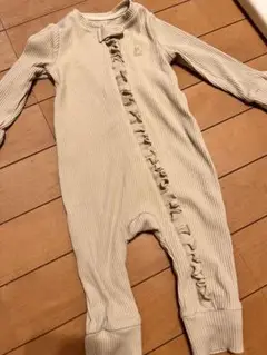 GAP ベージュロンパース フリル付き　3-6month