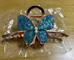 蝶のデザイン ヘアクリップ 天然石アパタイト