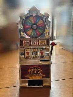 Lucky Slot 777 卓上スロットマシンのサムネイル