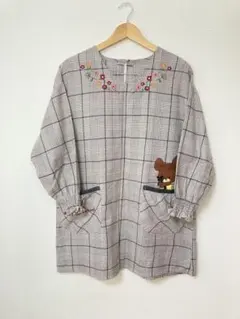 【美品‼️】くまのがっこう チェック柄 エプロン 花柄刺繍 保育士 長袖
