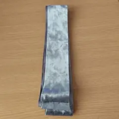 グレー　リボン