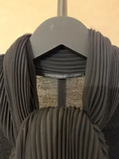 ERMANNO SCERVINO ブラック プリーツ長袖トップス