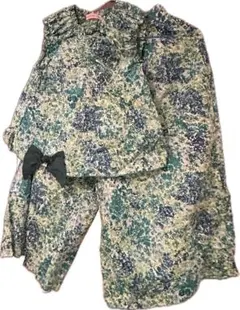 花柄ノースリーブ・タンクトップとパンツセット