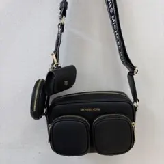 未使用品　マイケルコース ジェットセット 3連 クロスボディバッグ 黒 完売品のサムネイル