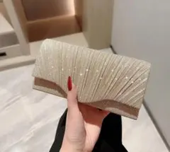 新品 未使用 ゴールド プリーツ クラッチバッグ