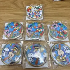 USJ 25周年記念キャラクター缶バッジ8個セットのサムネイル