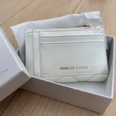 CHARLES & KEITH 二つ折り財布 ホワイト