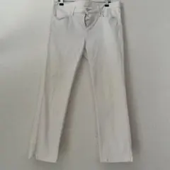 ユニクロ ウルトラストレッチジーンズ 28 ホワイト 快適ストレッチで美脚効果