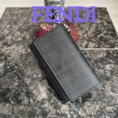 美品　FENDI ブラックレザー　モノグラム　キーケース