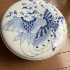 美品 花唐草紋 青白磁 染め付け 陶器 火鉢 手あぶり 草花 鉢カバー