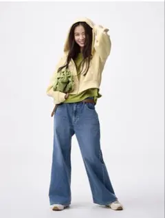 GU バギーフレアジーンズ　丈短め　Sサイズ