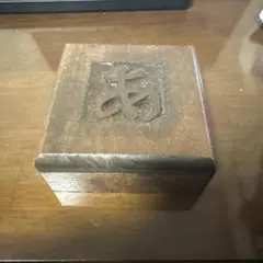 ま*ん様 【希少】李王家の家紋である李花紋が金で施された希少な煙草箱