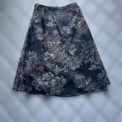 ロイスクレヨンの花柄シースルーフレアスカートのサムネイル