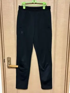 Under Armour ブラックジャージパンツ　レディース