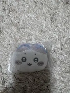 ちいかわ　マスコットミラー　リボン　ハチワレ