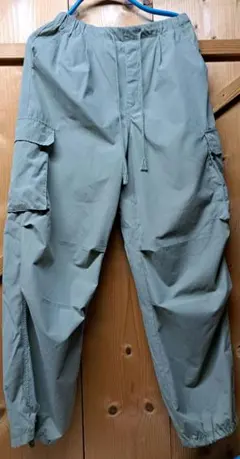 GU ワークパンツ カーキ Sサイズ