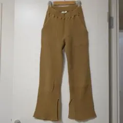 フィーニー　リブ編みフレアパンツ ブラウンのサムネイル