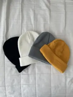 ニット帽　4点セット　ブラック　ホワイト　イエロー　グレー