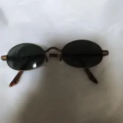 RAY-BAN オーバル型サングラス ブラック