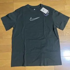 ナイキスウッシュTシャツ