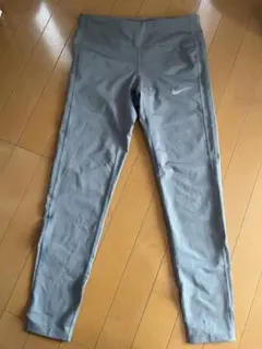 Nike グレー タイツ メッシュパネル付き