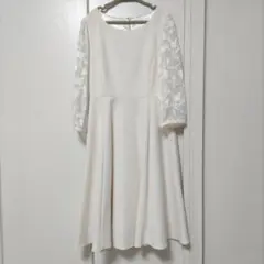 ホワイトフレアワンピース レース袖